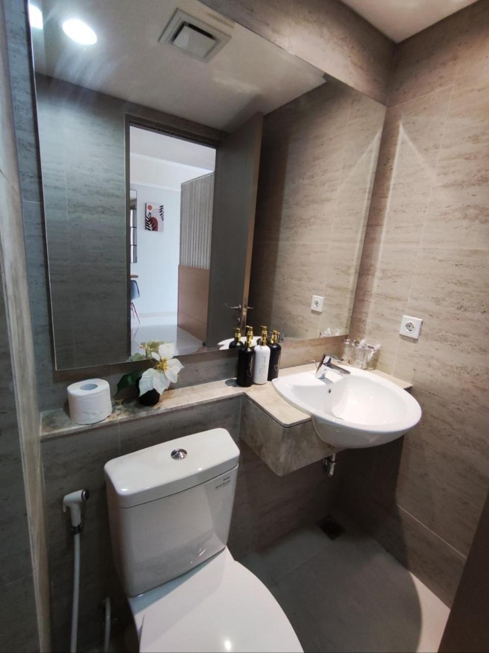 Apartemen Gold Coast Pik